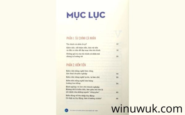 Cuốn sách được chia thành nhiều chương, mỗi chương tập trung vào một khía cạnh cụ thể của quản lý tài chính cá nhân.